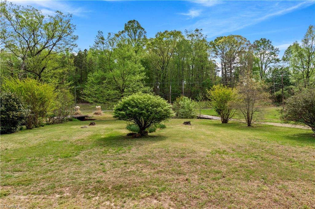 4756 Baux Mountain Road Winston-Salem, NC 27105 - Photo 23 of 24
