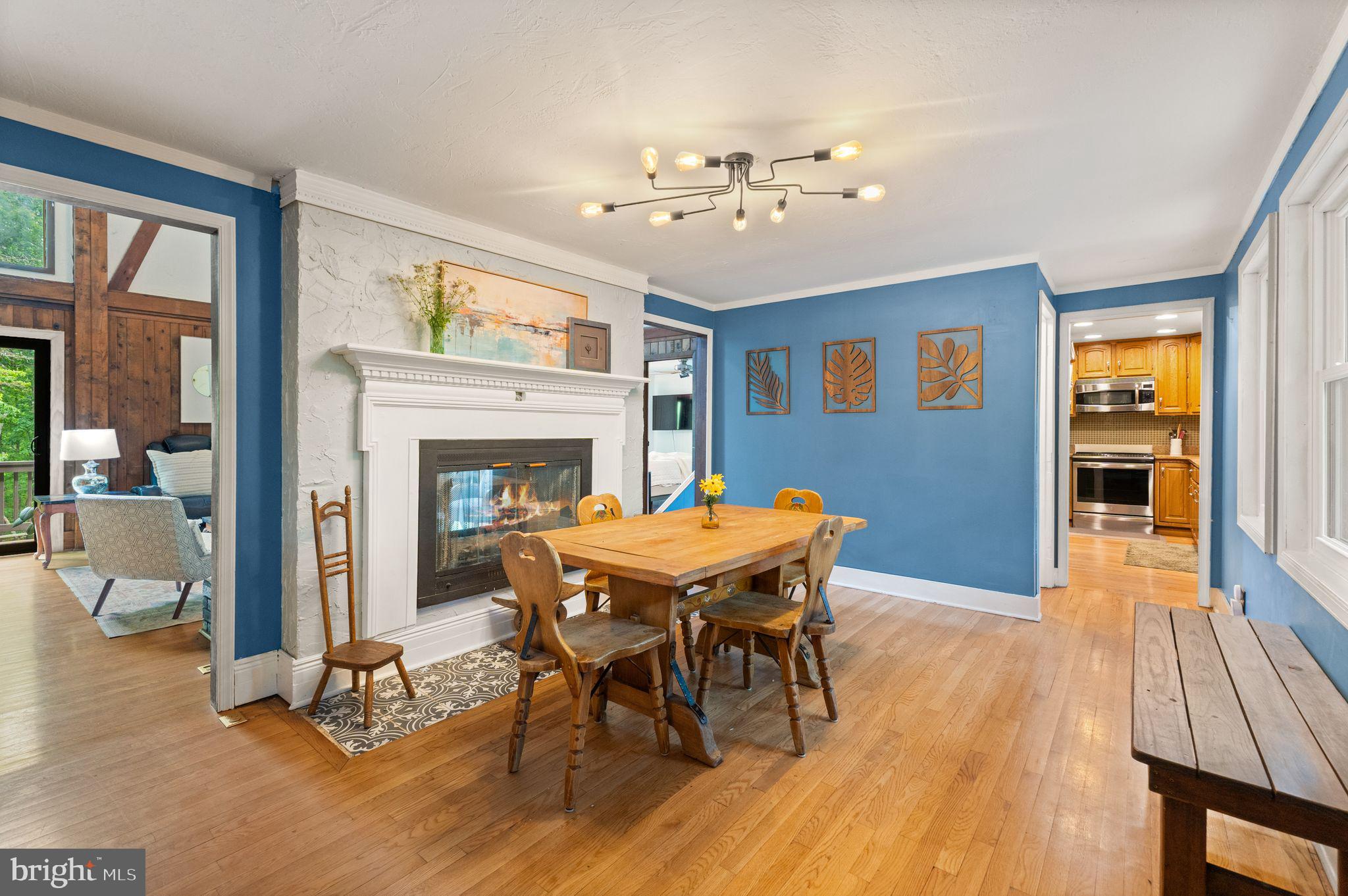 11713 Henderson Road Clifton, VA 20124 - Photo 2 of 52 Gallery Image 2
