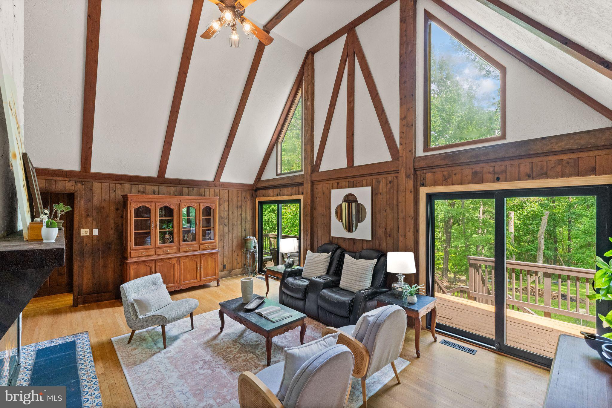 11713 Henderson Road Clifton, VA 20124 - Photo 6 of 52 Gallery Image 6
