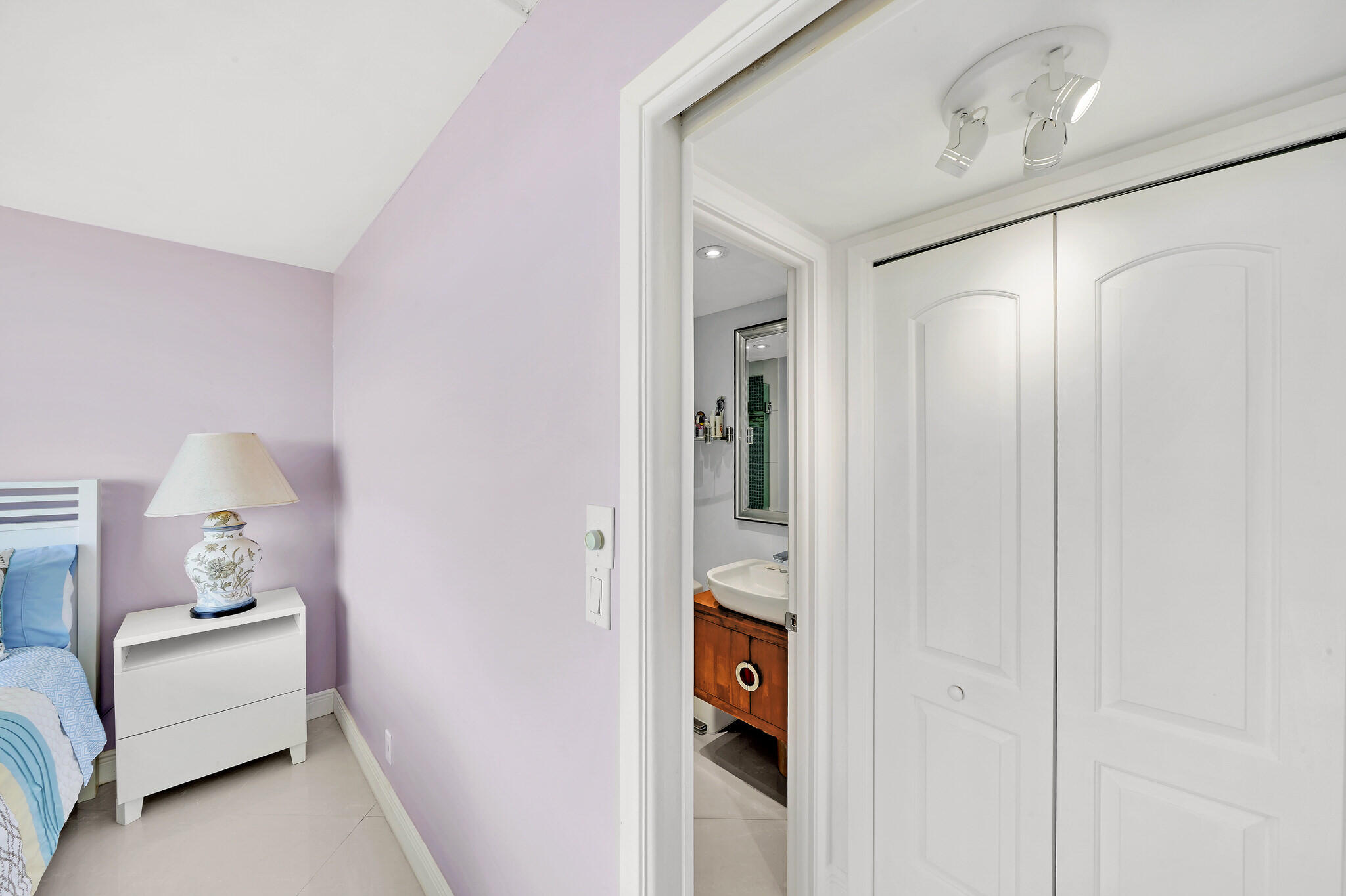 2940 North Course Drive, Unit 811 Pompano Beach, FL 33069 - Photo 21 of 30 10 Living Area (6)