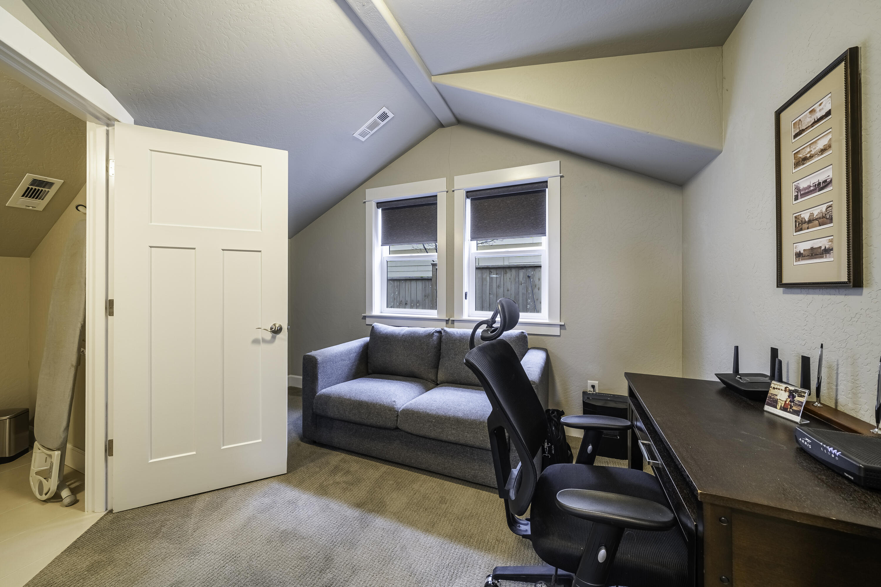 946 Stone Ridge Avenue Ashland, OR 97520 - Photo 21 of 26 DSC06410-Edit