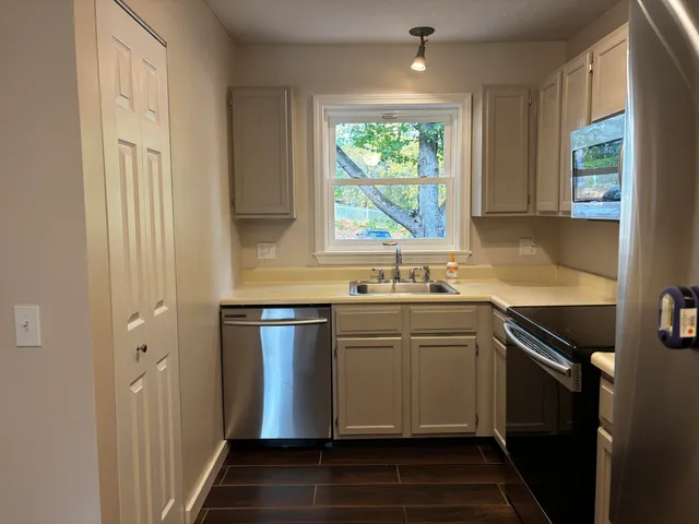 $239,900 | 250 Husson Avenue, Unit 1D, Bangor, ME 04401