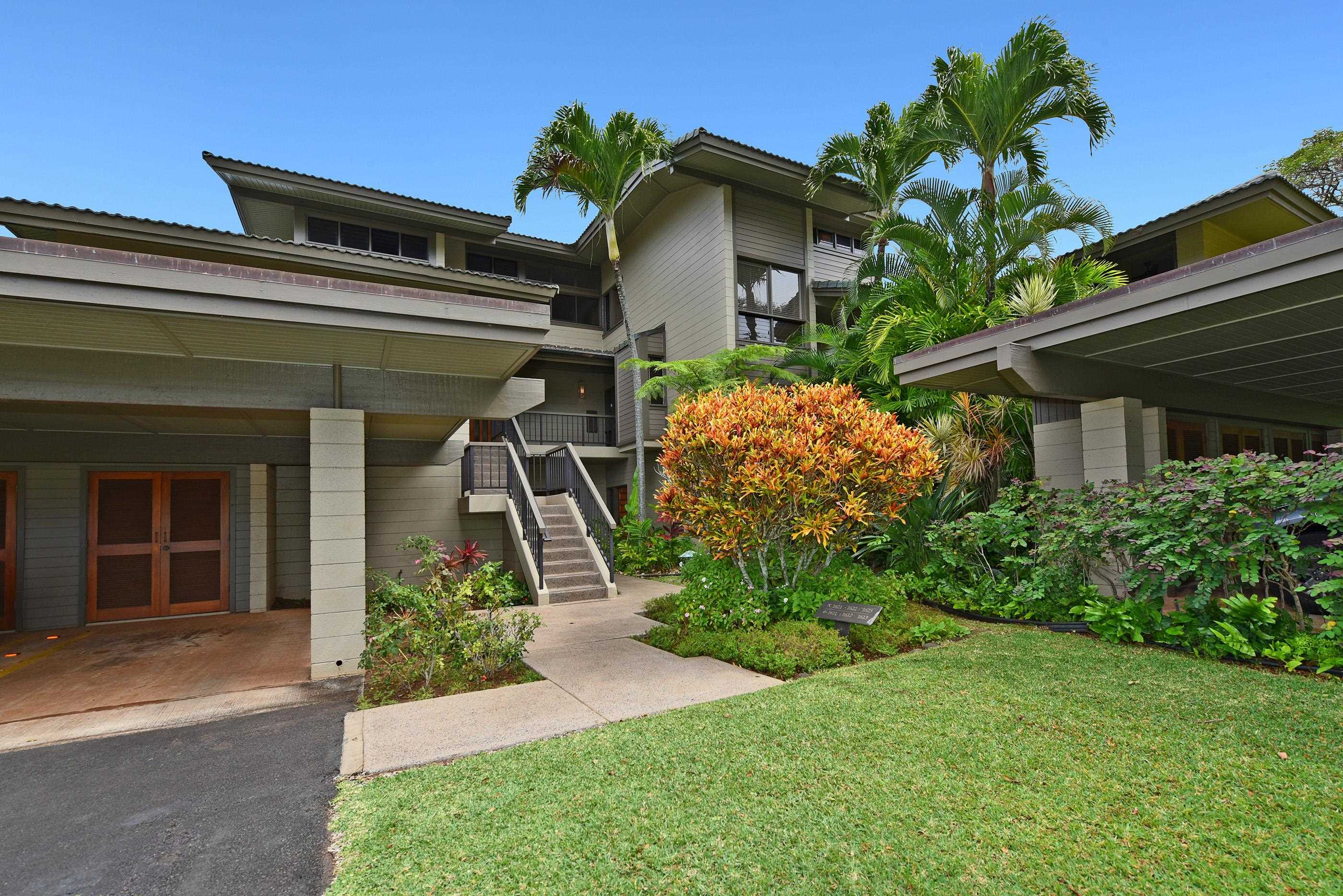 100 Ridge Road, Unit 161113 Lahaina, HI 96761 - Photo 30 of 30 a front view of a house with garden