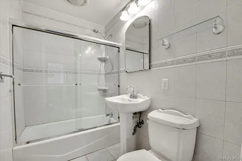 $749,000 | 126 Swan Lane, Levittown, NY 11756