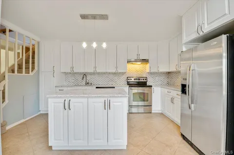 $749,000 | 126 Swan Lane, Levittown, NY 11756