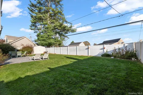 $749,000 | 126 Swan Lane, Levittown, NY 11756