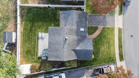 $749,000 | 126 Swan Lane, Levittown, NY 11756