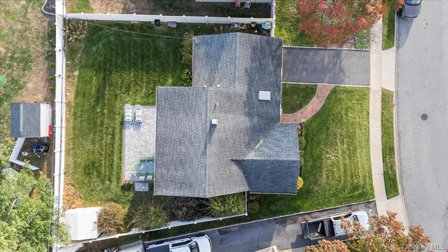 $749,000 | 126 Swan Lane, Levittown, NY 11756