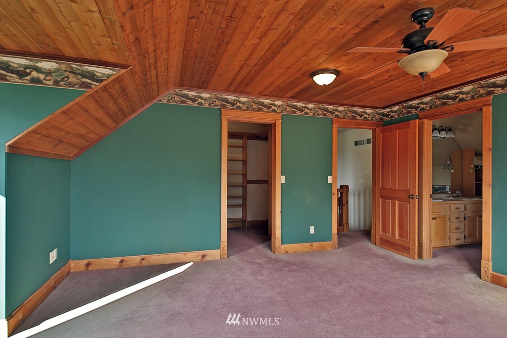 4244 Shokowakan Road Clinton, WA 98236 - Photo 17 of 25 Gallery Image 17