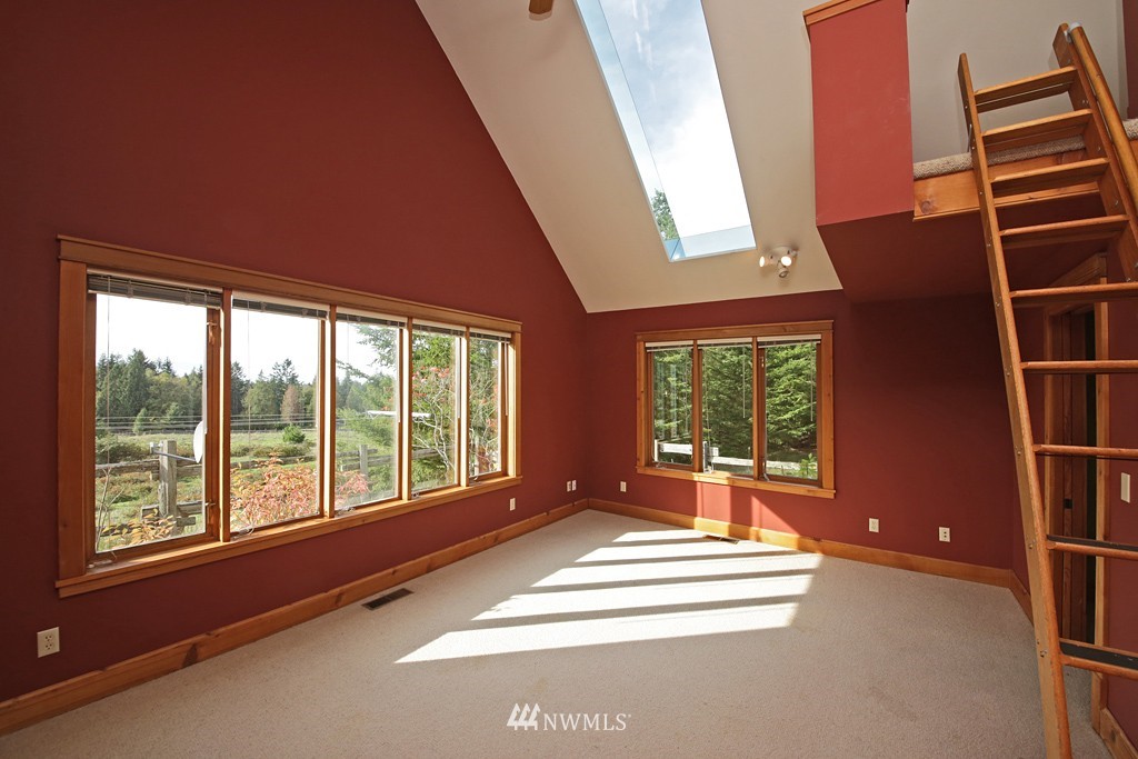 4244 Shokowakan Road Clinton, WA 98236 - Photo 21 of 25 Gallery Image 21