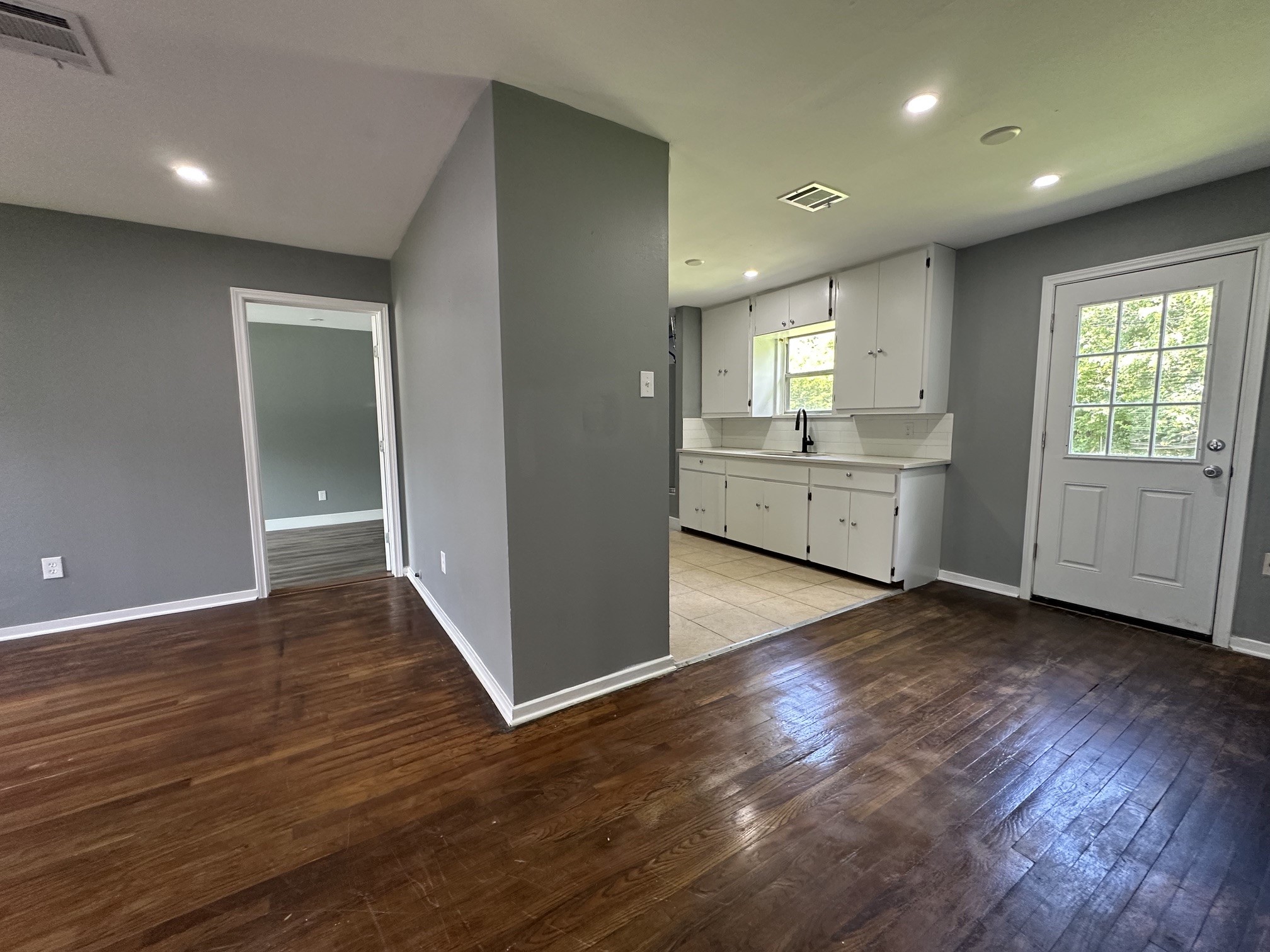 8227 St Lo Road Houston, TX 77033 - Photo 5 of 21