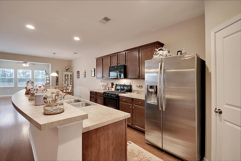 219 Decatur Drive Summerville, SC 29486 - Photo 10 of 37 DSC_0472_DSC_0476-copy