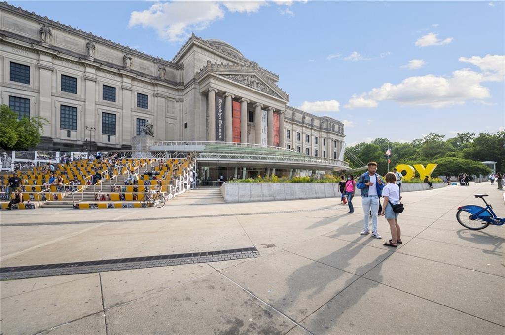 135 Eastern Parkway, Unit 7E Brooklyn, NY 11238 - Photo 16 of 17