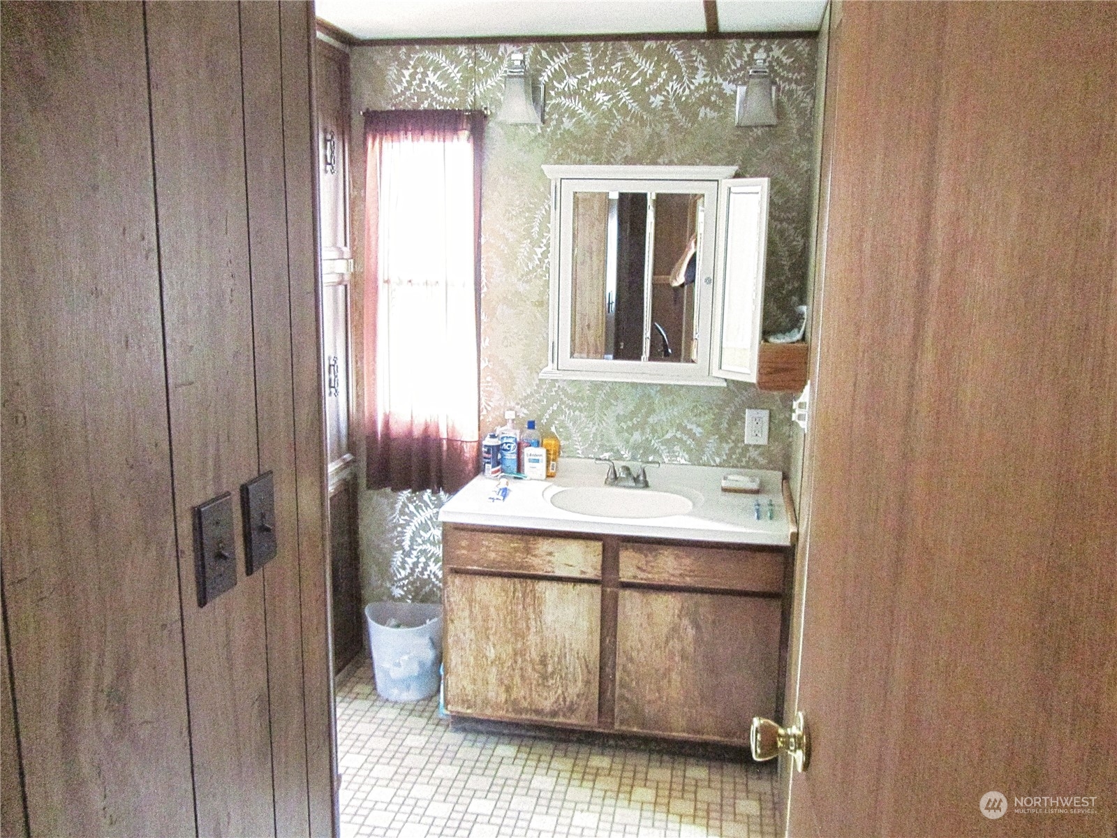 309 North Main Street Riverside, WA 98849 - Photo 15 of 31 a bathroom with a sink a toilet and shower