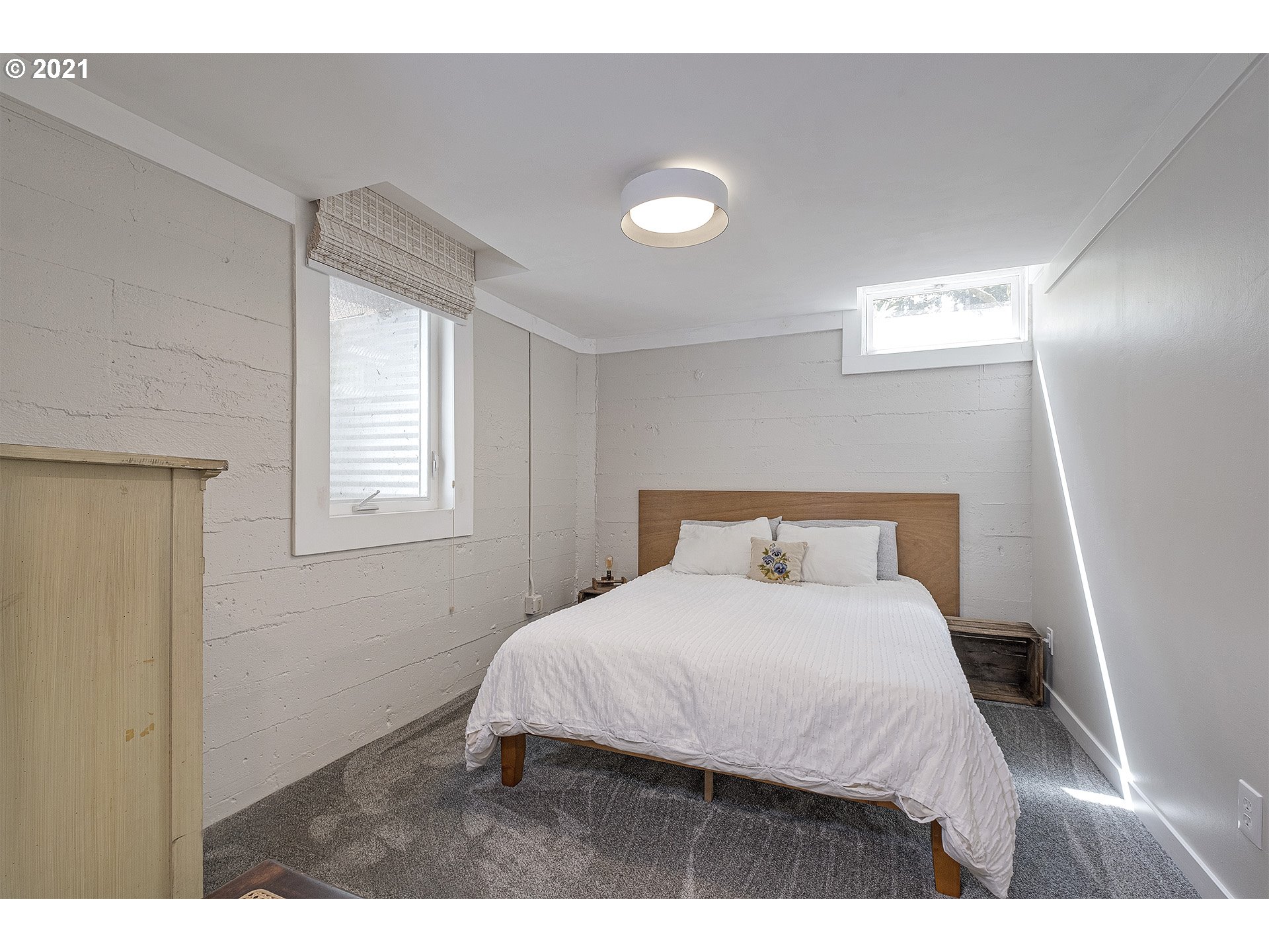 4550 Southwest Cameron Road Portland, OR 97221 - Photo 13 of 32 Gallery Image 13