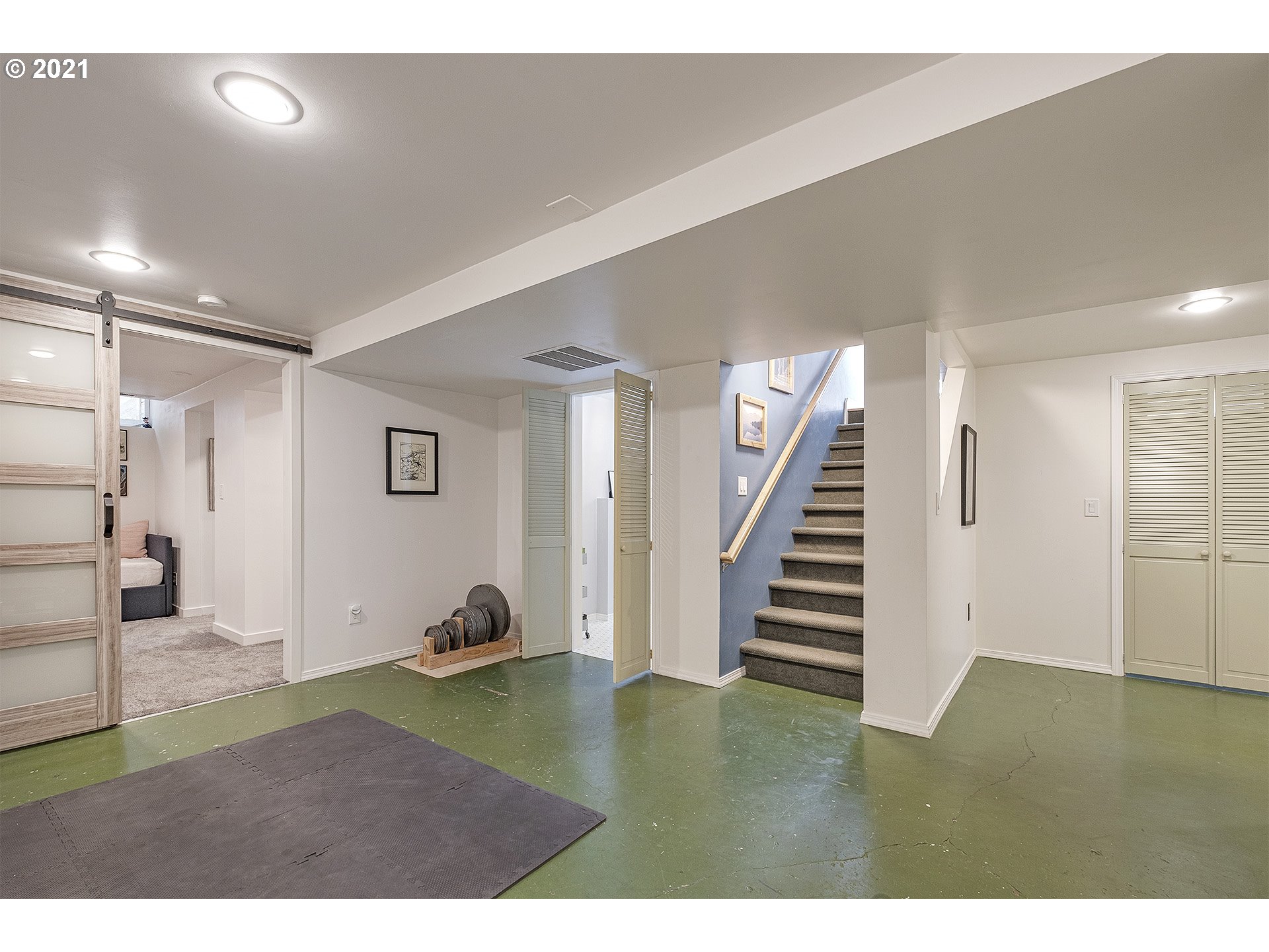 4550 Southwest Cameron Road Portland, OR 97221 - Photo 21 of 32 Gallery Image 21