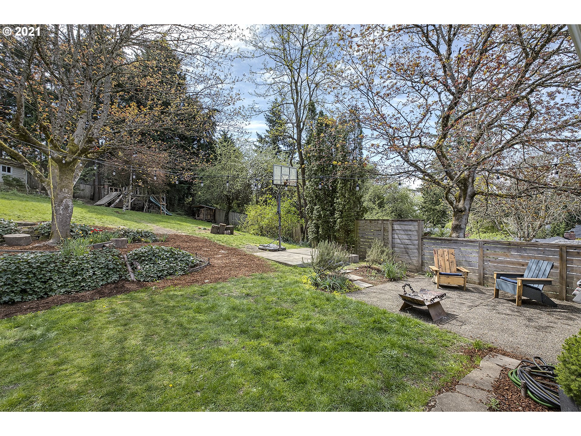 4550 Southwest Cameron Road Portland, OR 97221 - Photo 28 of 32 Gallery Image 28