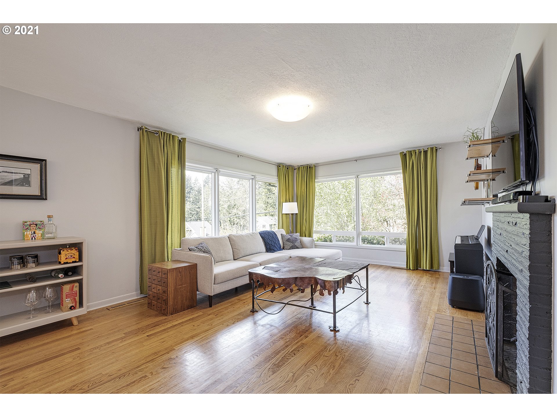 4550 Southwest Cameron Road Portland, OR 97221 - Photo 4 of 32 Gallery Image 4