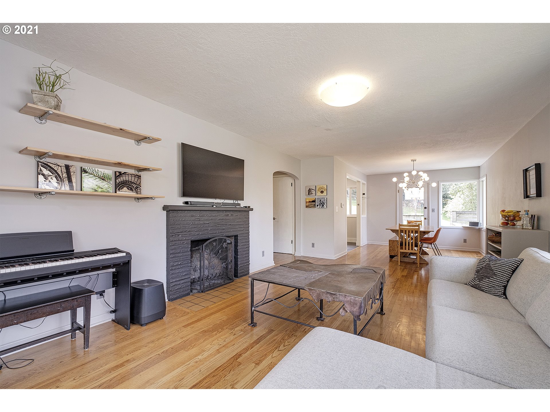 4550 Southwest Cameron Road Portland, OR 97221 - Photo 5 of 32 Gallery Image 5