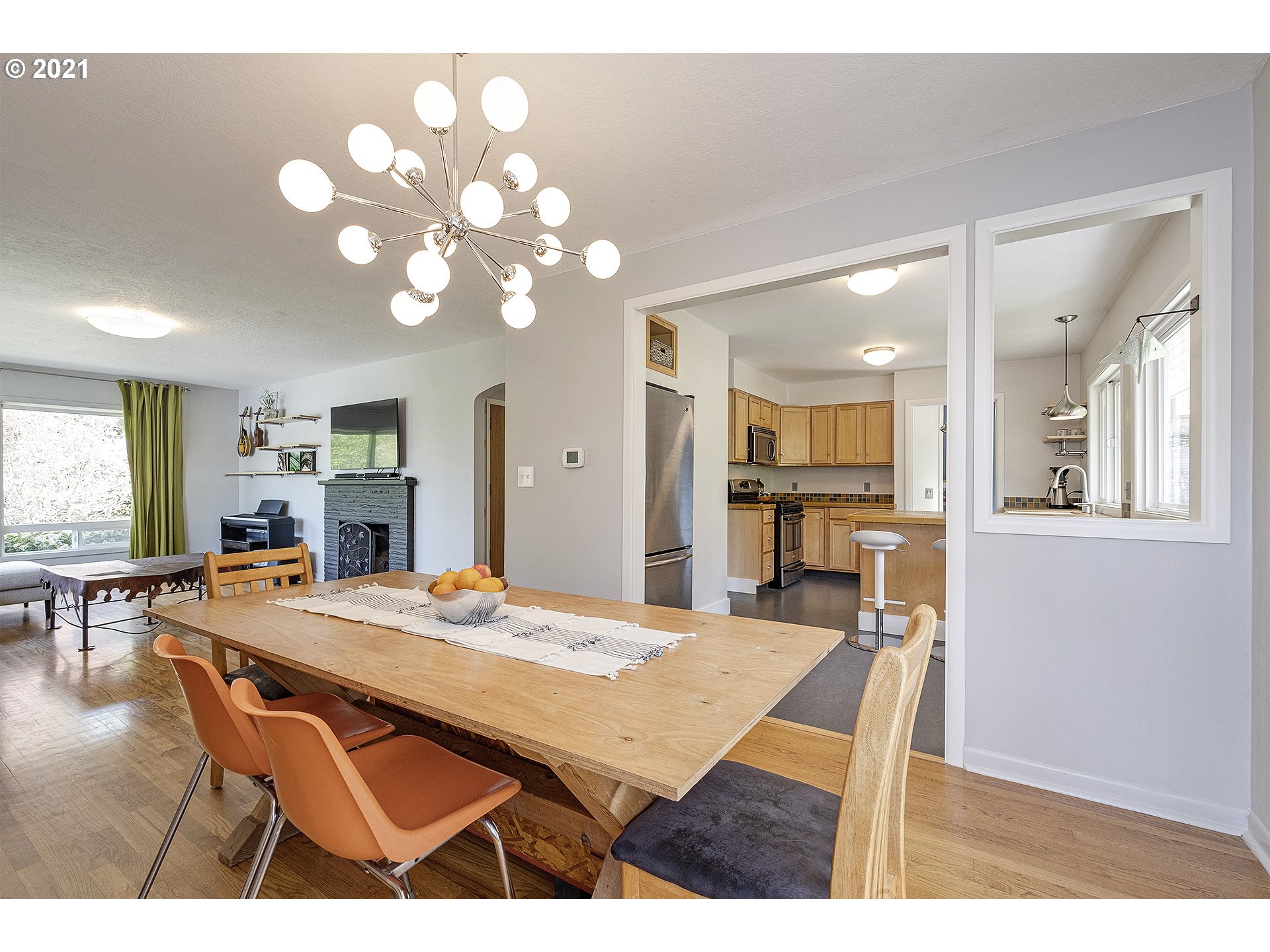 4550 Southwest Cameron Road Portland, OR 97221 - Photo 8 of 32 Gallery Image 8