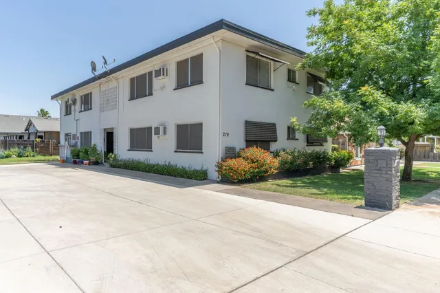$925,000 | 219 South 2nd Avenue, Oakdale, CA 95361