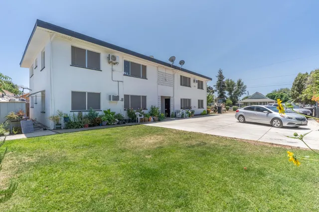 $925,000 | 219 South 2nd Avenue, Oakdale, CA 95361