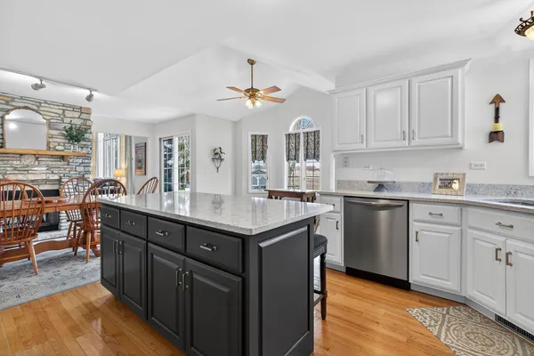 $530,000 | 481 Kingston Drive, New Lenox, IL 60451