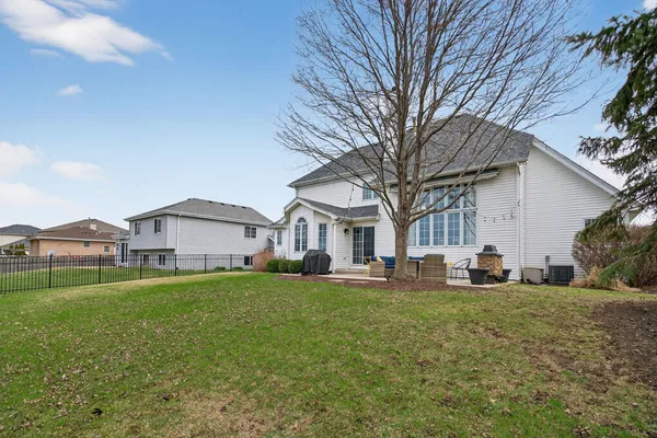 $530,000 | 481 Kingston Drive, New Lenox, IL 60451