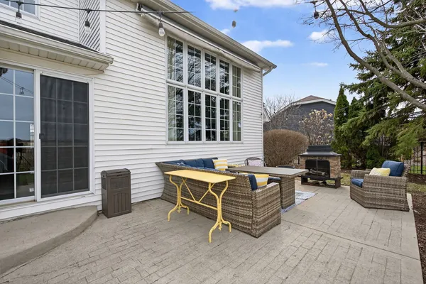 $530,000 | 481 Kingston Drive, New Lenox, IL 60451