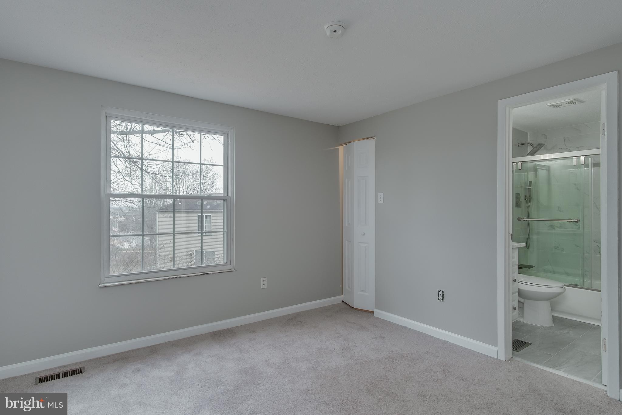 305 Heather Ridge Drive Frederick, MD 21702 - Photo 11 of 24 Owners bedroom suite