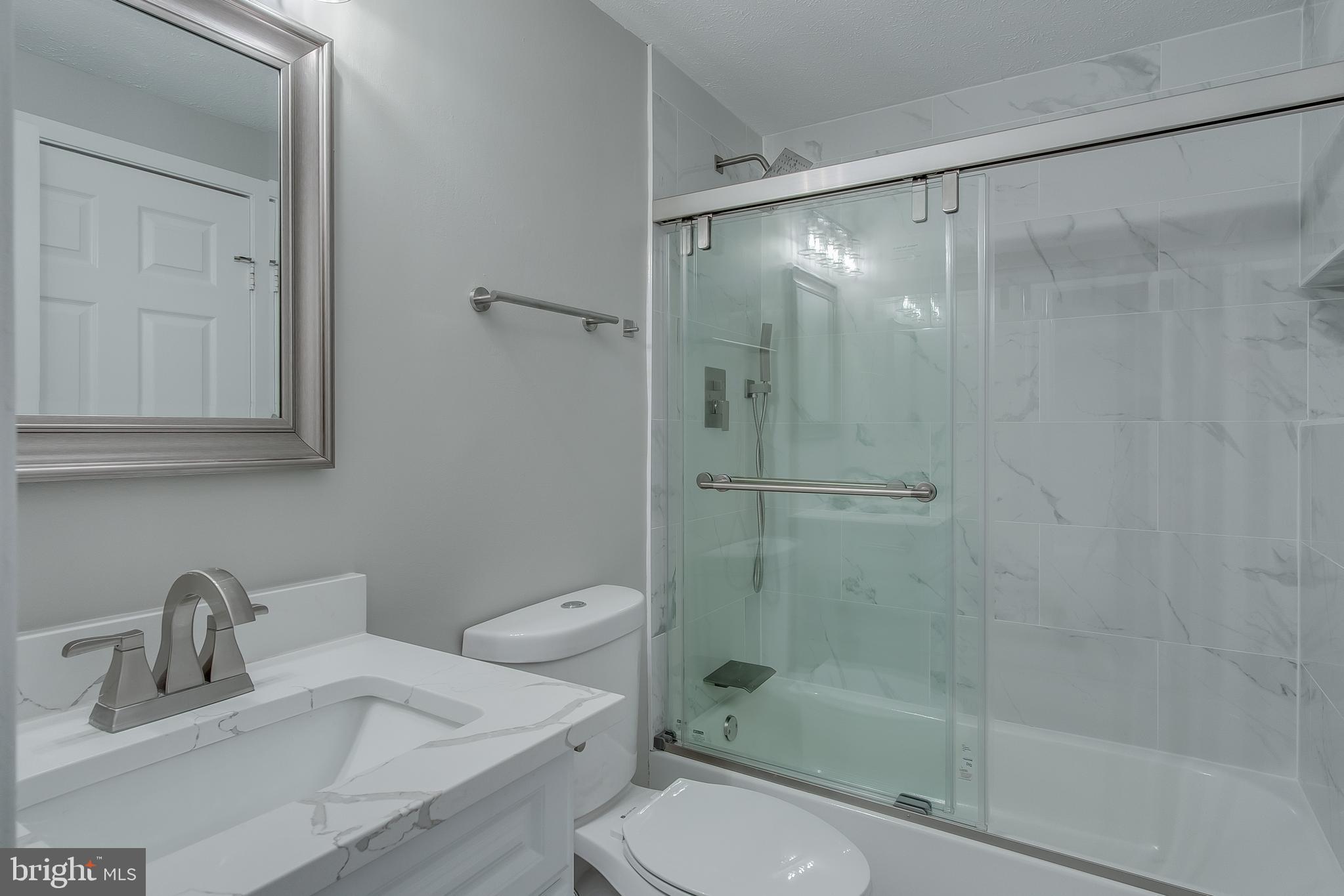 305 Heather Ridge Drive Frederick, MD 21702 - Photo 13 of 24 Upper bathroom