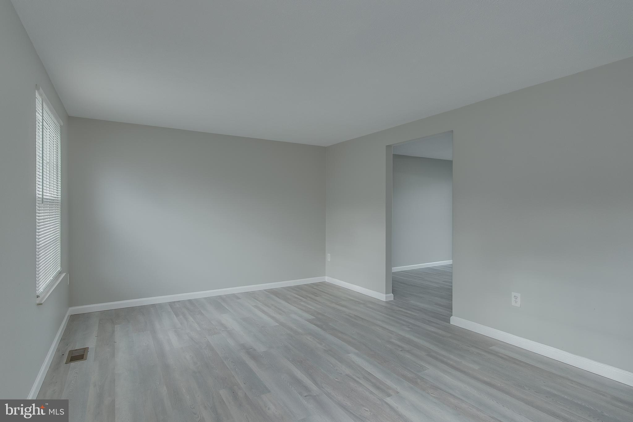 305 Heather Ridge Drive Frederick, MD 21702 - Photo 3 of 24 Living room Pic 2