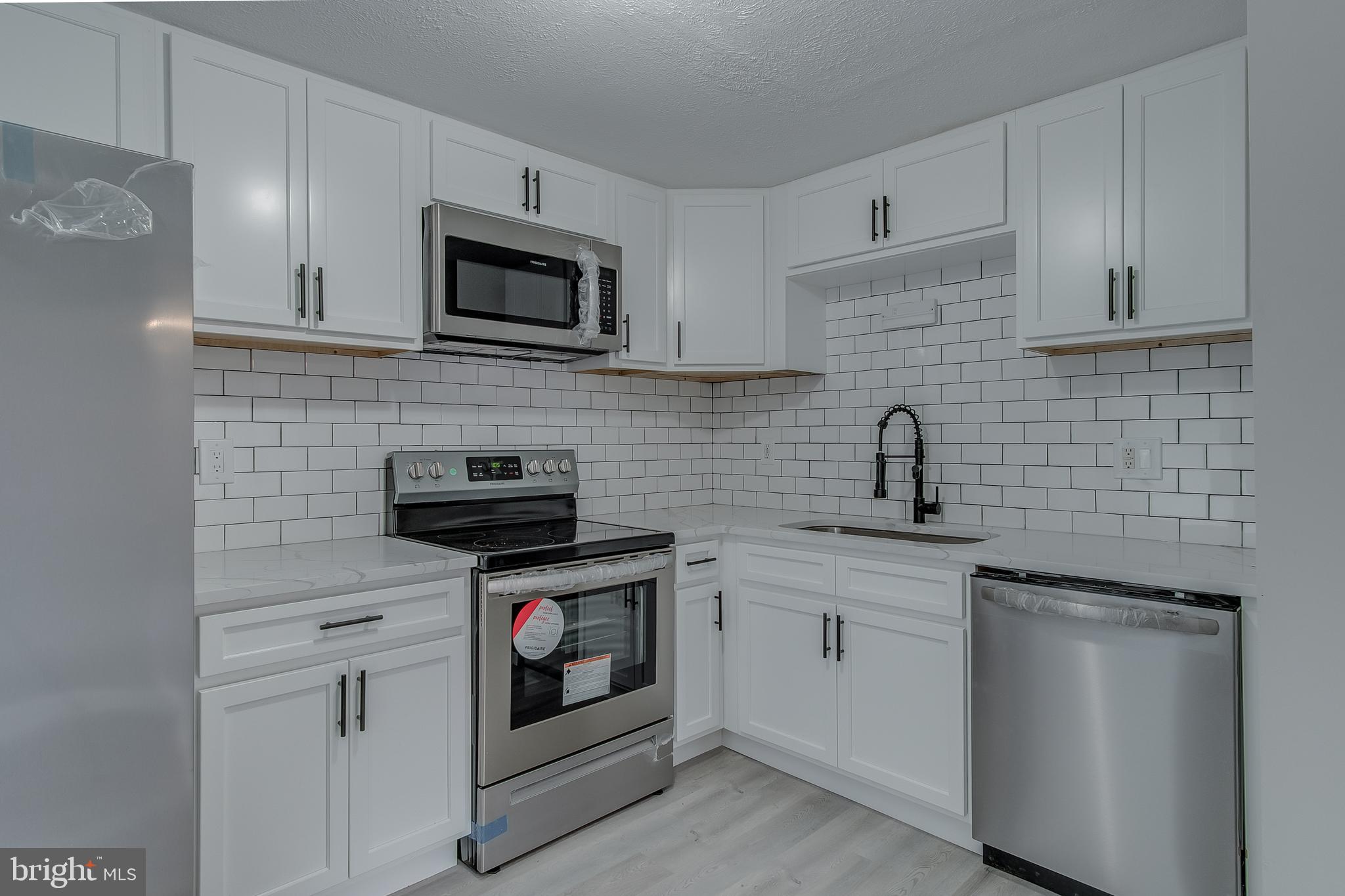 305 Heather Ridge Drive Frederick, MD 21702 - Photo 5 of 24 Kitchen Pic 1