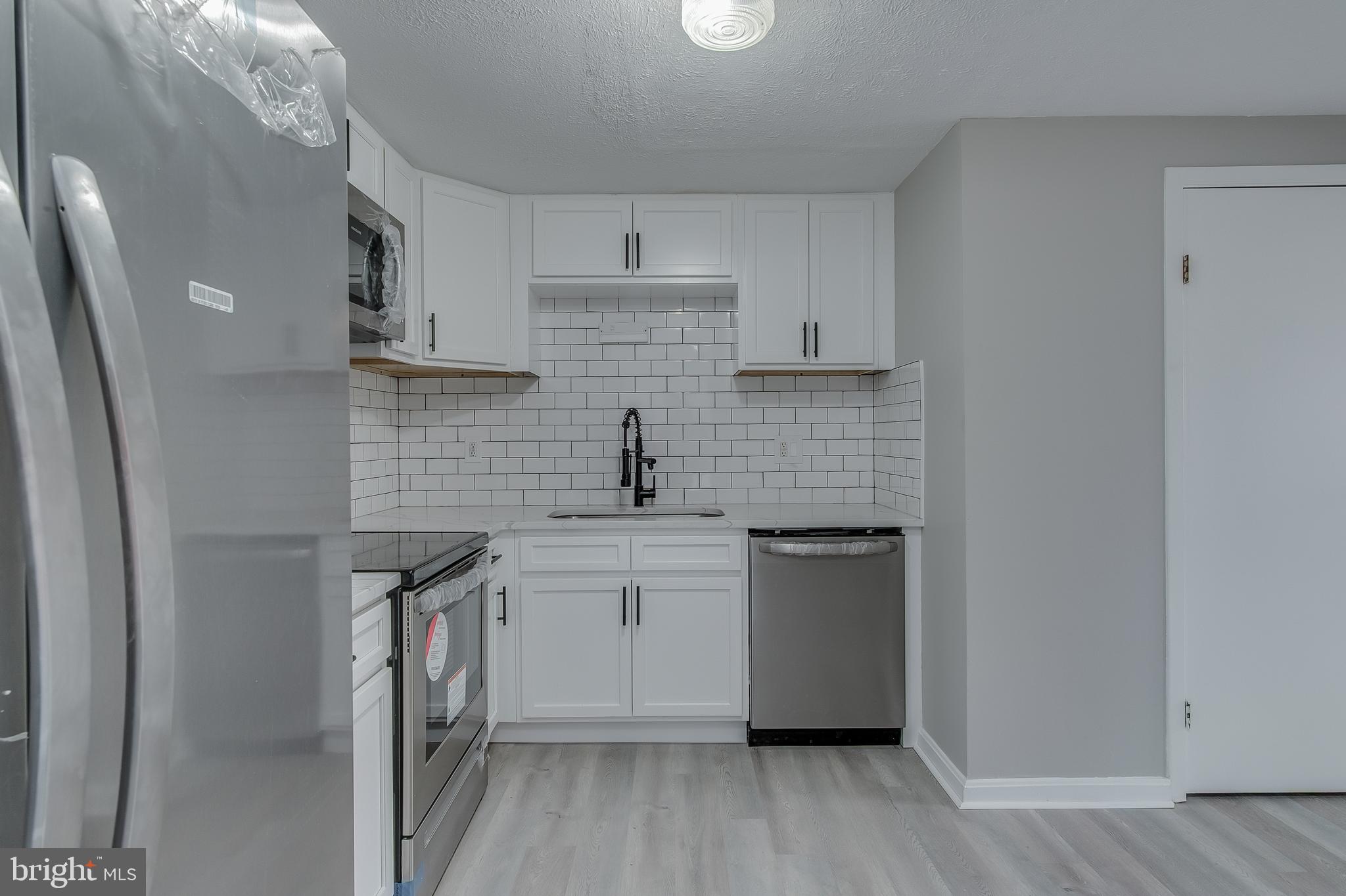 305 Heather Ridge Drive Frederick, MD 21702 - Photo 6 of 24 Kitchen Pic 2
