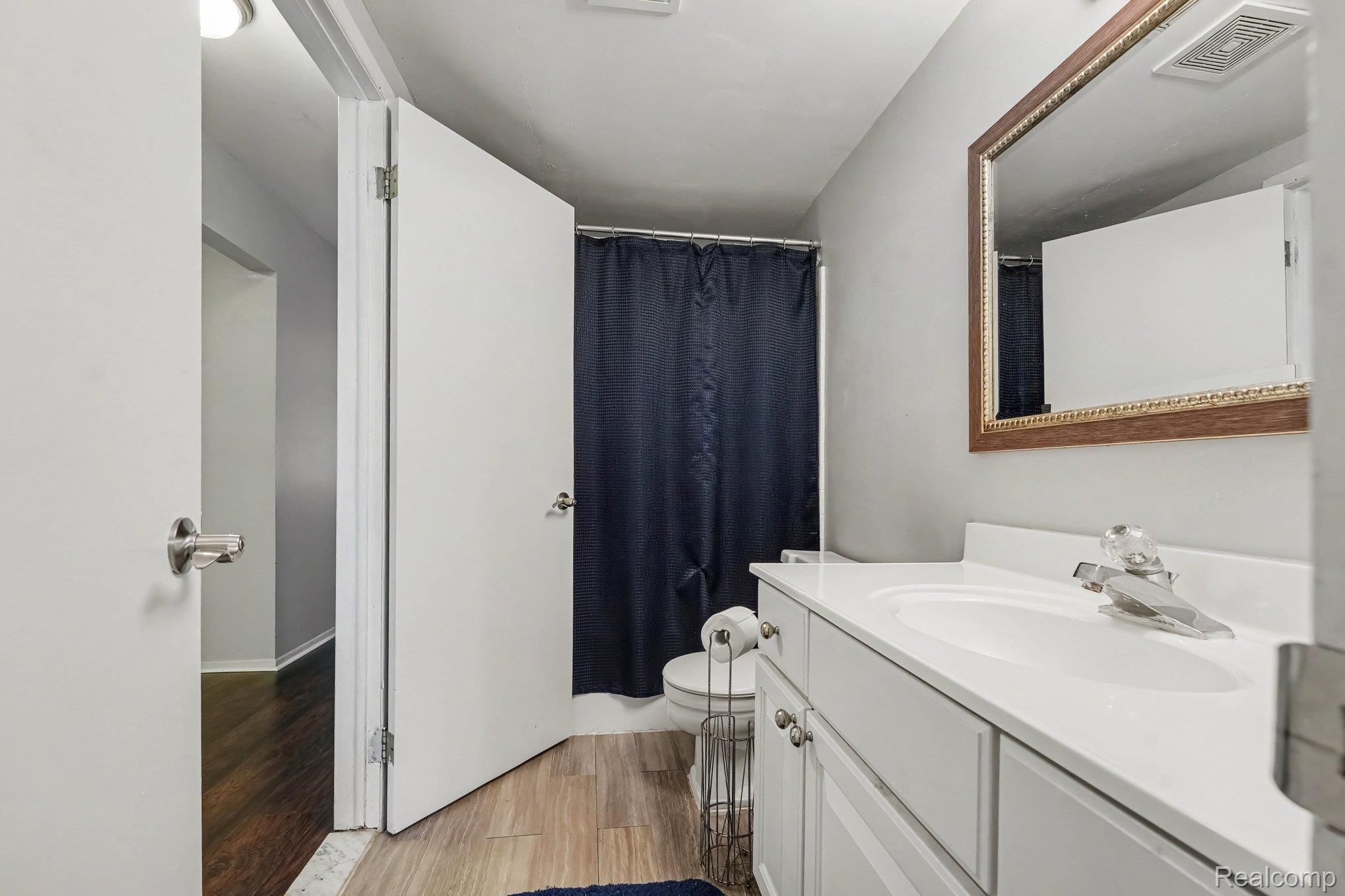 1683 Riverside Drive, Unit 2 Rochester, MI 48309 - Photo 18 of 25 019_file_6524.jpg