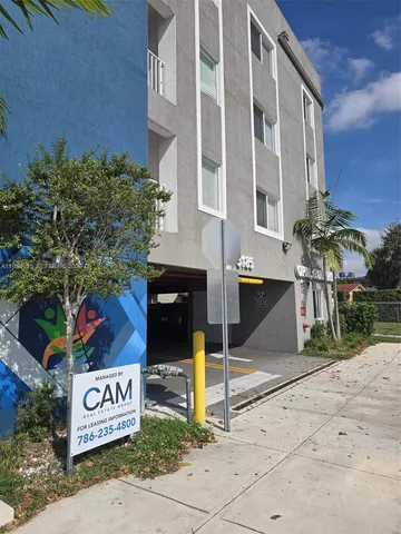 $2,200 | 5185 West Flagler Street, Unit 204, Miami, FL 33134
