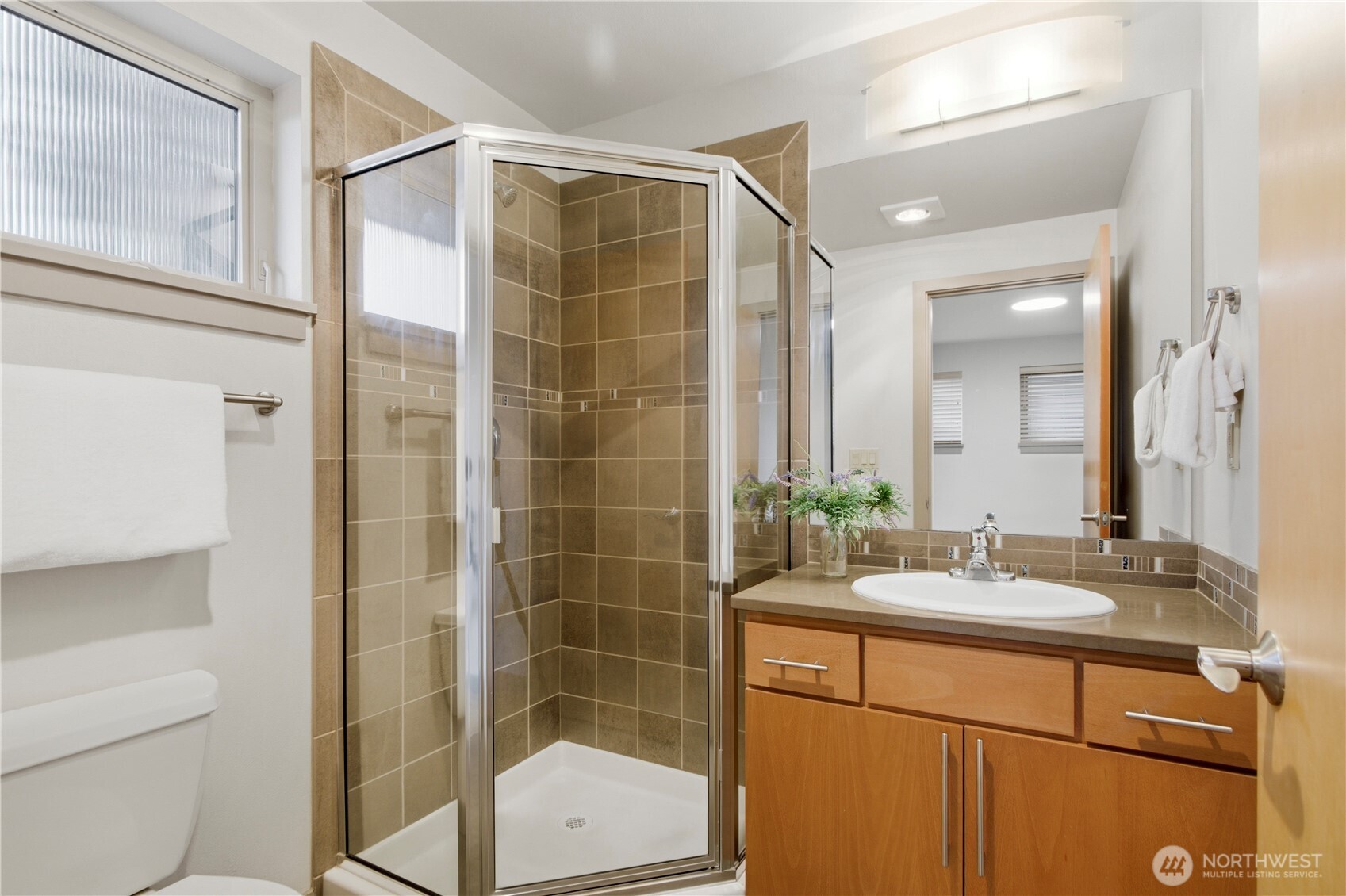 925 North 85th Street, Unit B Seattle, WA 98103 - Photo 16 of 20