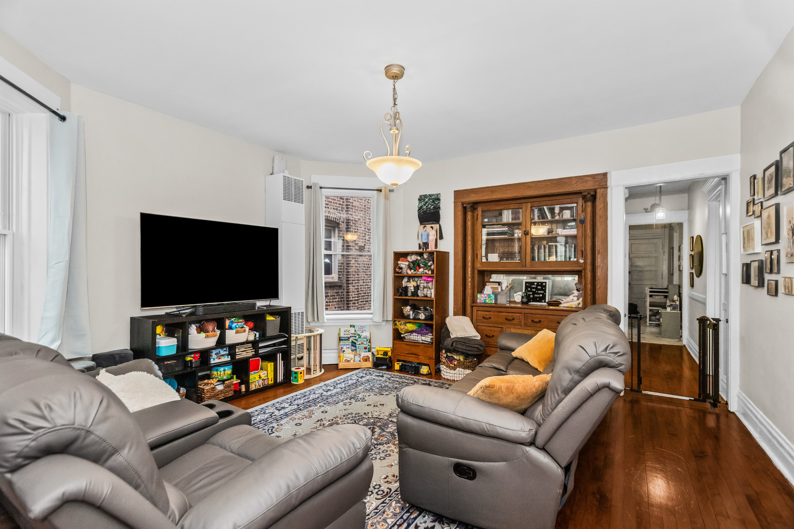 3732 North Racine Avenue Chicago, IL 60613 - Photo 15 of 30 Gallery Image 15