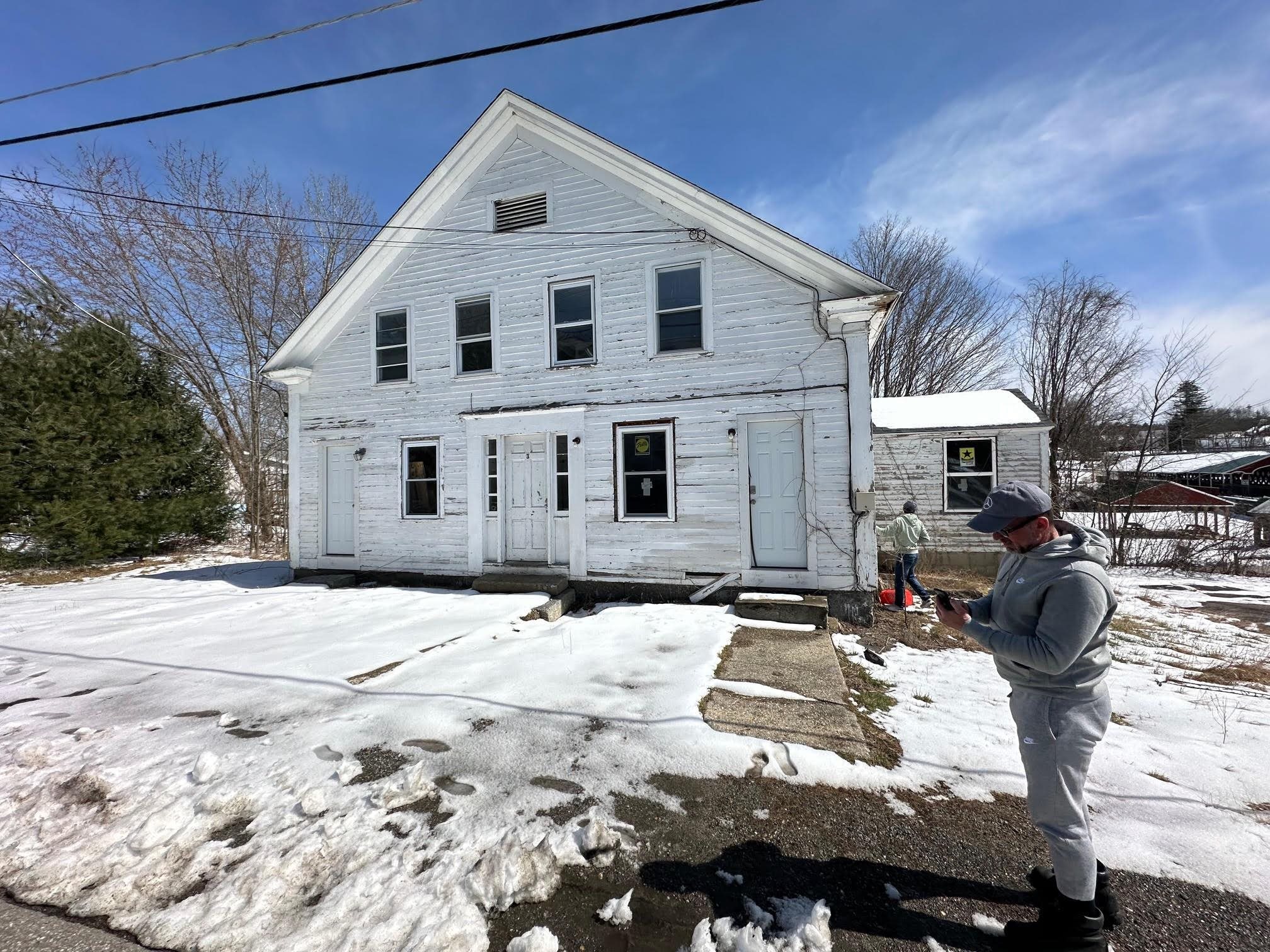 3 North Winchester St