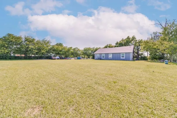 $42,000 | 709 West Live Oak Street, Alvord, TX 76225