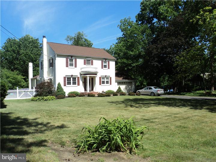 629 Centre Street Haddonfield, NJ 08033 - Photo 2 of 22 Front Yard