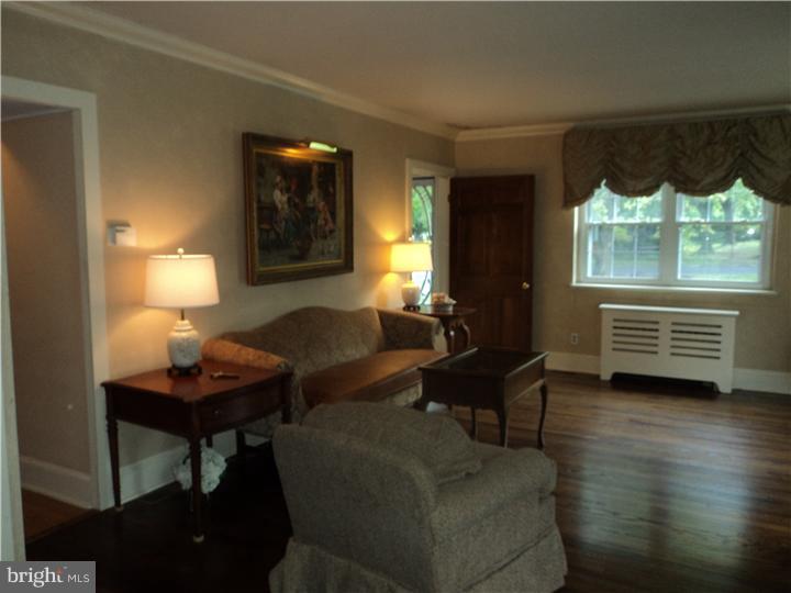629 Centre Street Haddonfield, NJ 08033 - Photo 12 of 22 Living Room
