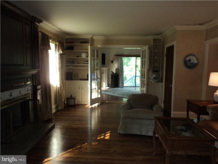 629 Centre Street Haddonfield, NJ 08033 - Photo 13 of 22 Living Room