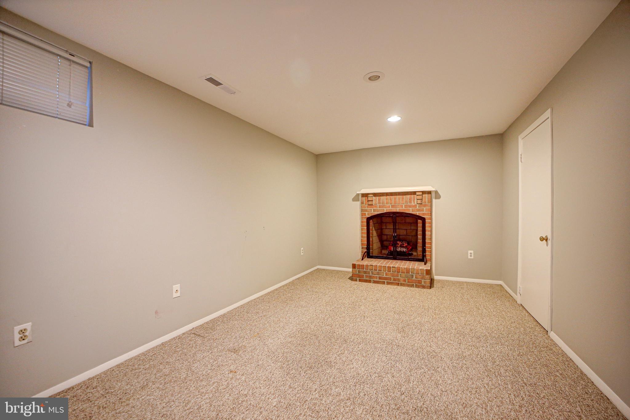 2101 Derby Ridge Lane, Unit 210 Silver Spring, MD 20910 - Photo 34 of 36