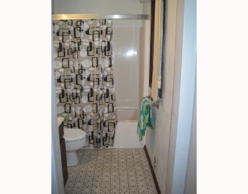 124.5 Miller Road Pittsburgh, PA 15237 - Photo 6 of 14 Master Bath/Spa. Shower and tub and tiled floor -- Window