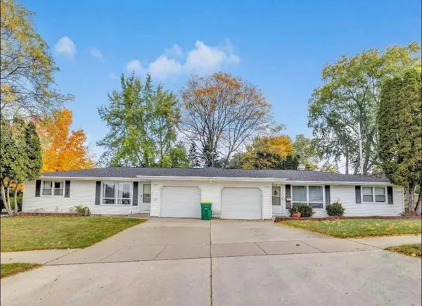 $359,900 | 1376 Kellogg Street, Green Bay, WI 54303
