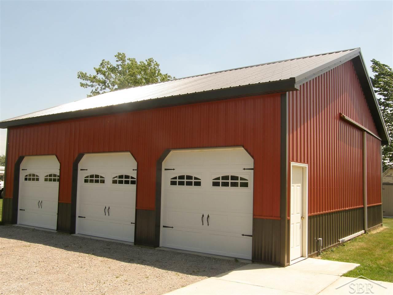 12127 Peet Road Chesaning, MI 48616 - Photo 4 of 23 31294775-3.JPG