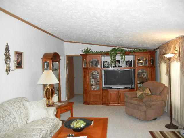 406 West Lincoln Street Ashley, IN 46705 - Photo 7 of 15