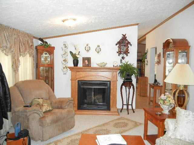 406 West Lincoln Street Ashley, IN 46705 - Photo 8 of 15