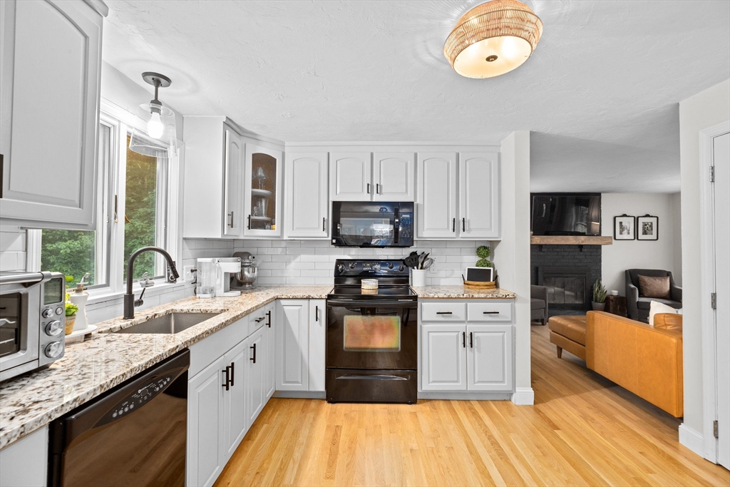 37 Jordan Road Franklin, MA 02038 - Photo 8 of 42 Gallery Image 8